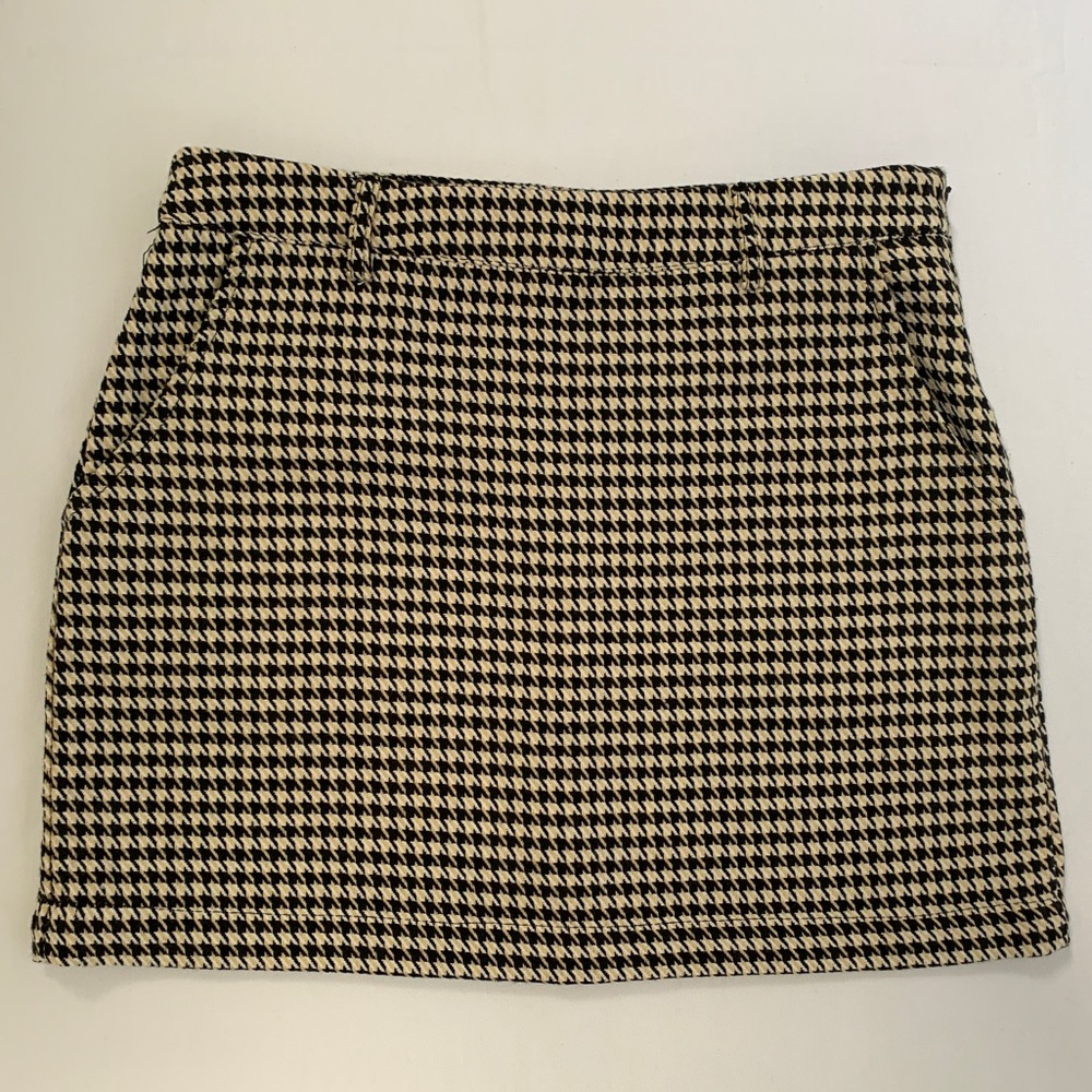 William B  mini skirt size M with front pockets